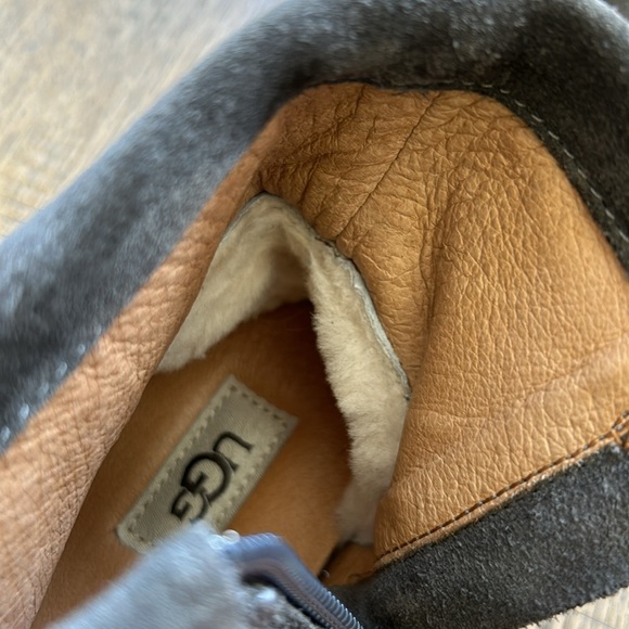 Reid Ugg boots. Worn once! - Picture 7 of 8